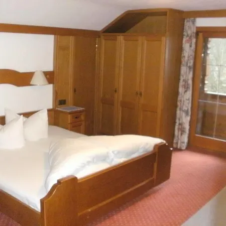 Regina 3* 메이른호픈